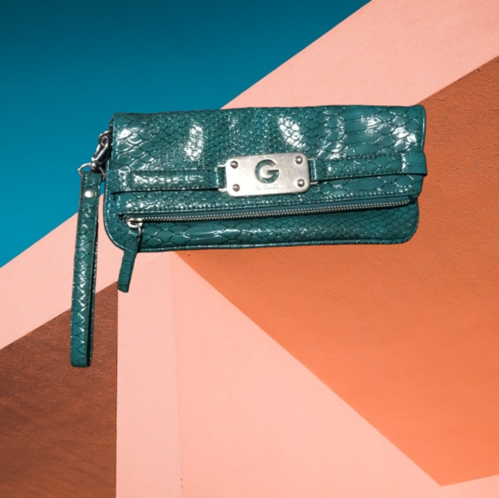 🌻Y2k Guess Turquoise Faux Leather Croc Large Foldable Clutch Wristlet